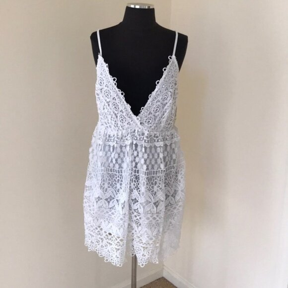 New! TOBI white size M lace cut out dress - Picture 2 of 8